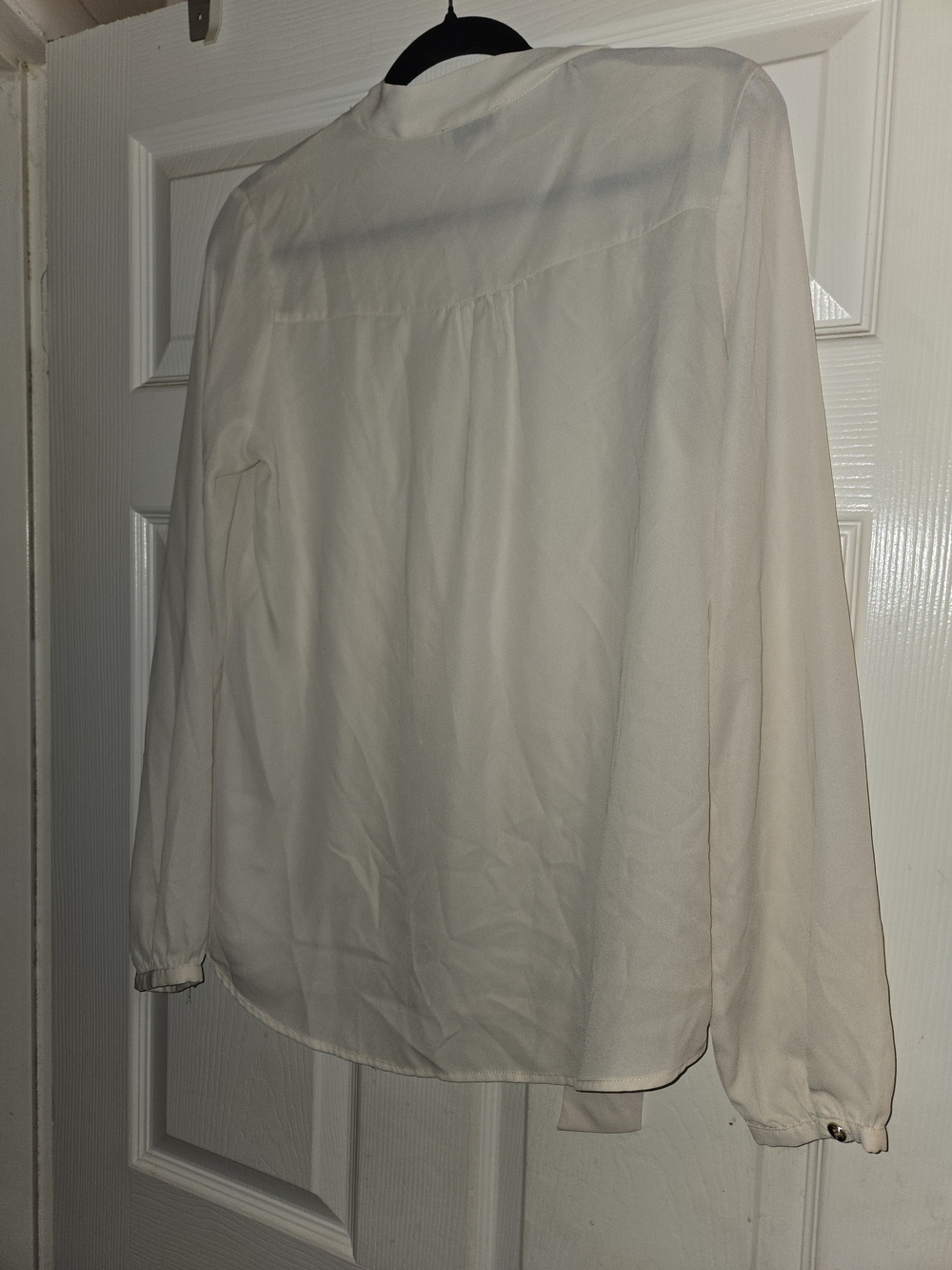 Guess Cream Button-Front Long Sleeve Blouse - Picture 3 of 3